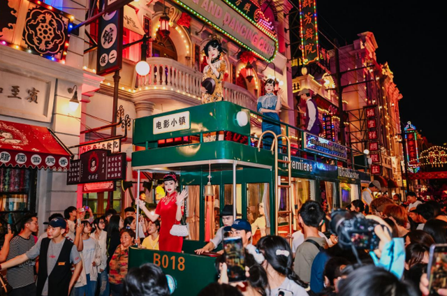 沉浸演出 多元场景 建业文旅激活“十一”假日经济