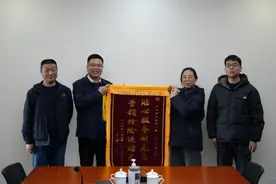 电力一线｜寒冬里的一场供电“抢修战”图片