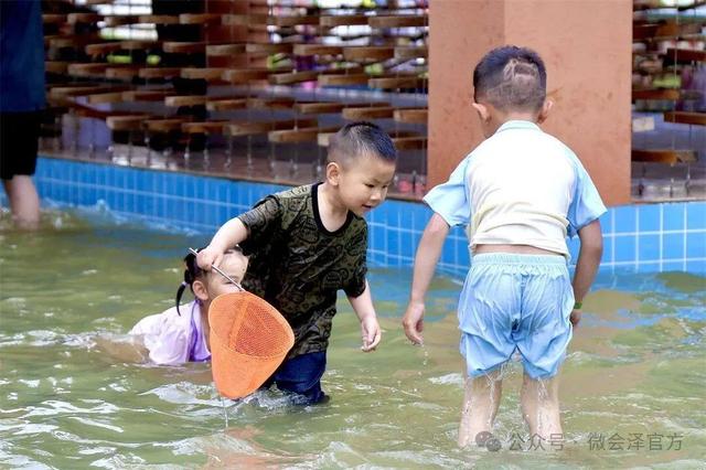 会泽雨碌大地缝：捞鱼抓鸭嗨翻天‖雨碌乡捞鱼狂欢节