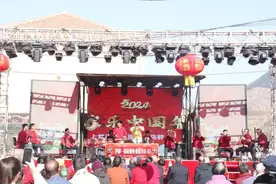 新春走基层｜女唢呐匠玩转“乡村摇滚”图片
