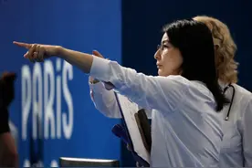 从跳水女王到奥运会裁判长，郭晶晶：又飒又美！图片