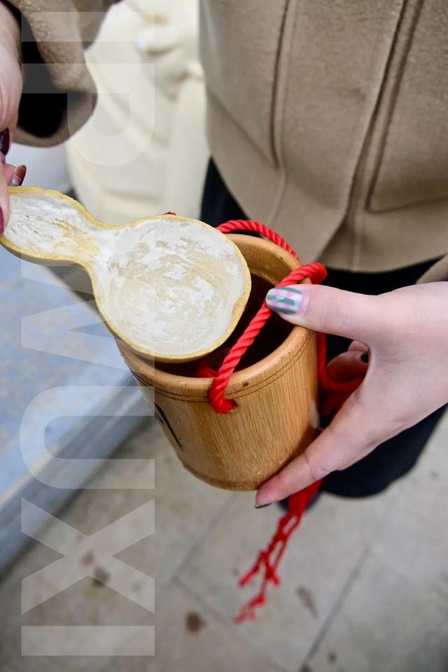 爆满！今天无锡这里排起长队