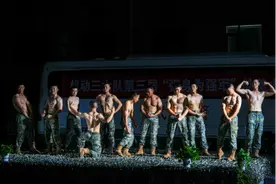 军营里的健美大赛：这样的身材你也想拥有吗？图片