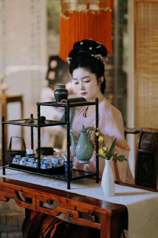 科技范、青和力、演艺热“出圈”，国庆节深圳龙岗文商旅吸金16.6亿元