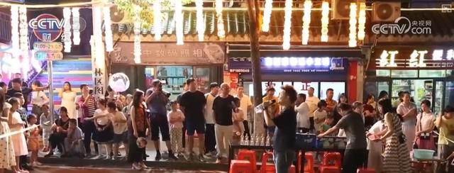 夏日花样消暑玩法“暑”实精彩 “避暑+文化+夜游”跨界联动多业态消费热力十足