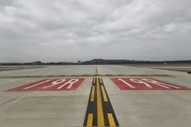 新跑道今日启用！广州白云机场成粤港澳大湾区唯一“四跑道”机场图片