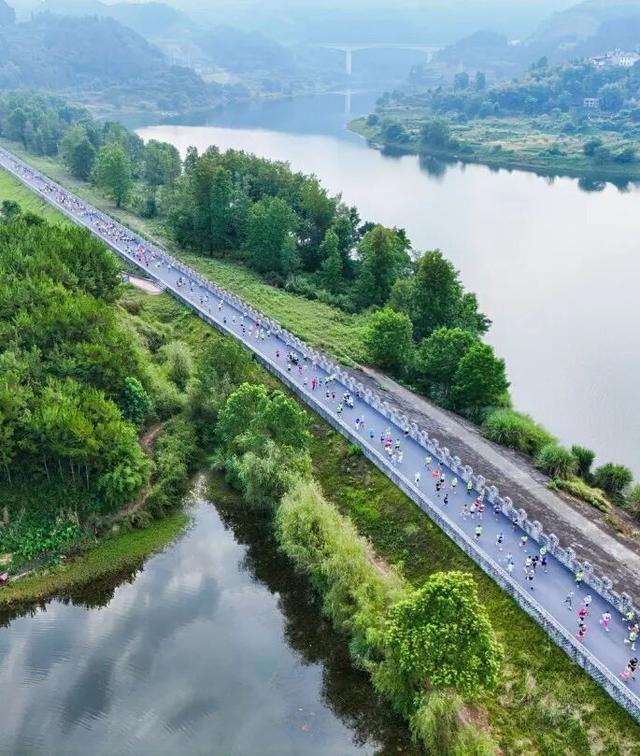 赴秋之约，登八面之巅！“巅峰湖南・2025” 登山赛（八面山站）报名启动