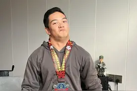 脑瘫儿苦练十多年成健身教练：别人做到的我也能图片