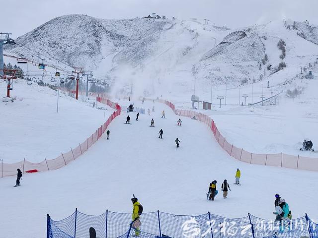 “雪假”来了！新疆这些滑雪场纷纷推出专属福利