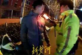 骑摩托闯卡逃逸又折返，济南一醉驾男子被罚图片