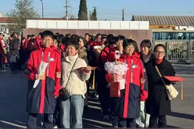 十八而志 济南高新区实验中学、海川中学举行高三成人礼图片