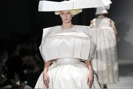 （外代二线）巴黎时装周——Comme des Garcons品牌时装秀图片