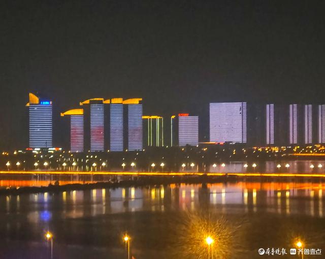 双节拍|国庆夜登皇山阁，观沂河岸边美景