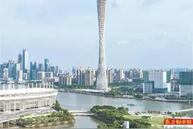 小蛮腰拔地而起 大前海鳞次栉比 日月贝日新月异图片