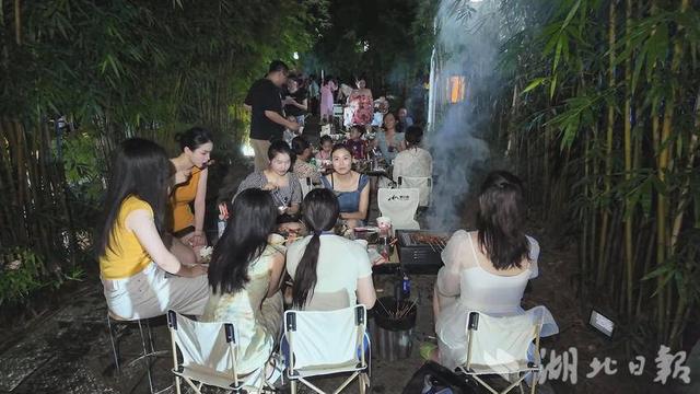 崇阳：暑期夜游升温 激发消费活力