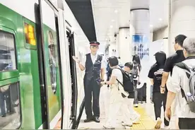 环京城际列车，便利三地百姓生活图片