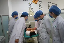 山东大学口腔医院修复科主任高旭一行开展义诊活动图片