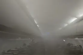 旅客反映郑州暴雨致航班延误5小时，机场：雨停后当晚正常起飞图片