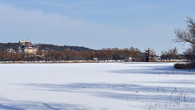 雪落颐和园：白雪镶金顶