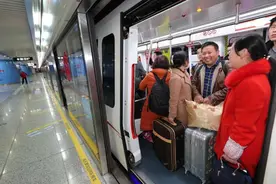 2月3日起宁波地铁为返甬旅客加开专列图片