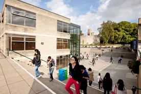 英国智库警告：英国在中国留学生中受欢迎程度下降，可能会另择他处图片