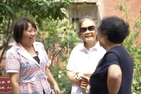 党旗在基层一线高高飘扬丨来自大山的“女儿书记”图片