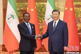 （聚焦中非合作）习近平会见赤道几内亚总统奥比昂图片