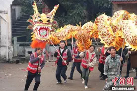 浙江缙云百年民俗庆“二月二” 祈福舞龙彰显文化魅力图片