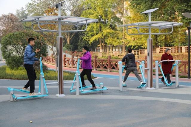 峨眉这座大型公园“满月”啦，好玩到停不下来！