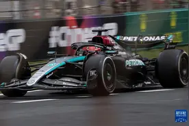 赛车——F1中国大奖赛练习赛开赛图片