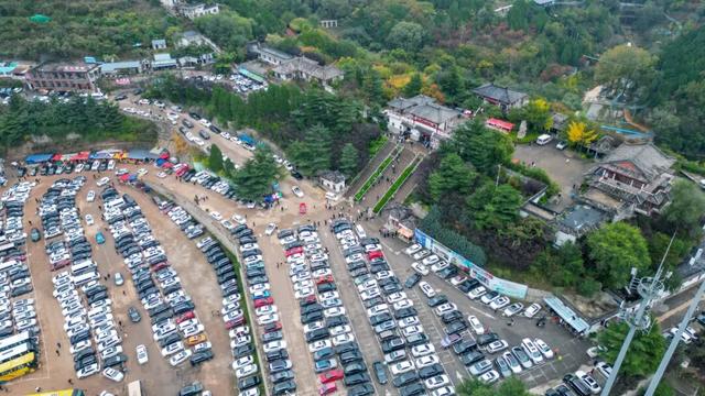 万山红遍正当时！济南红叶谷进入最佳观赏期