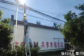 菏泽联通：迎风冒雨送服务 心系客户暖人心图片