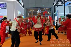 接地气、展民俗、促消费、助合作 第九届丝博会首日线下参观人数达2.1万人次图片