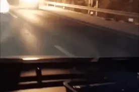 “要不是你，我这个家就完了！” 被救男子出院后，跨越1400公里跪谢救命恩人图片