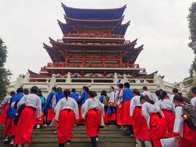 安逸四川 乐游绵阳 ‖ 在李白故居，月下樽前重走诗路，山水笔墨皆是课本