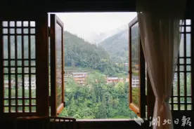 鹤峰：土家吊脚楼链接新产业 书写发展新故事图片