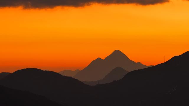 美出天际！在临沧永德看到了“橘子海”