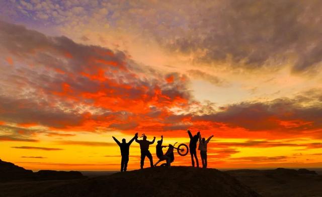 【央媒聚焦丨学习强国】生态中国·幸福画卷丨乌尔禾的云