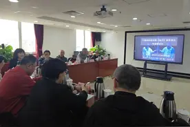 实验话剧《蚀月》激发大探讨，业界专家热议小剧场戏剧困境与出路图片