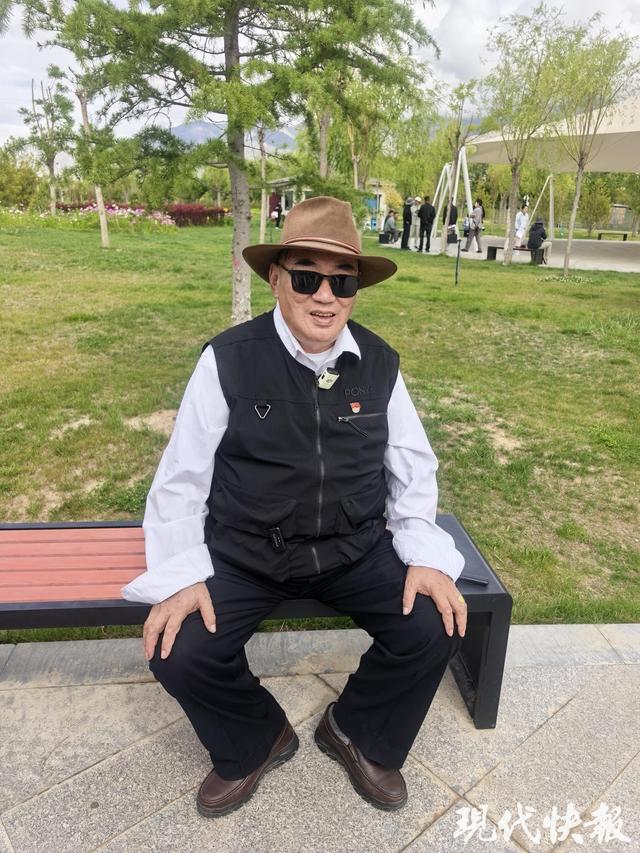 荒地变绿洲公园，69岁拉萨大叔爱上家门口的Citywalk
