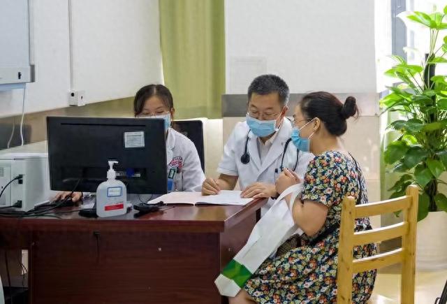 钱站逾期了四十天，梁宗安门诊 配图03