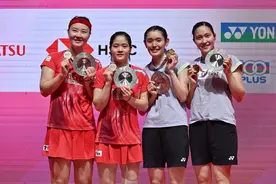 （体育）羽毛球——马来西亚大师赛：岩永铃/中西贵映女双夺冠图片
