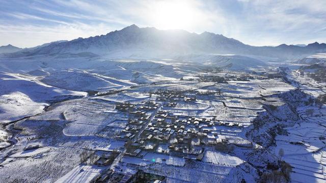 甘肃民乐：雪后祁连山下风光美