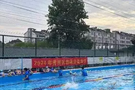 浙江嘉兴为2万余名小学生免费开设游泳课图片