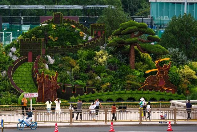 长安街花团锦簇下的“水世界”