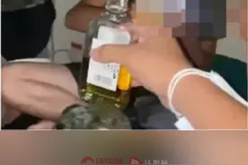 台陆军装甲旅官兵营区内违纪“饮酒助眠”，军方“震怒要办人”，岛内网友吐槽图片