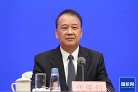 公安部：城区常住人口500万以上超大特大城市，有条件的要探索取消积分落户年度名额限制图片