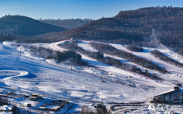 沈白高铁开通助推长白山冰雪旅游
