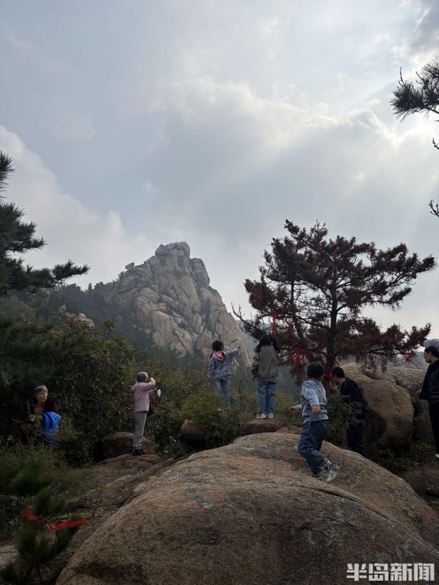 爬山登高看秋色
