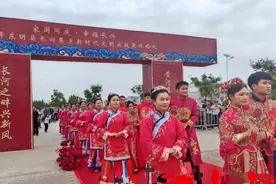东明长兴集乡举办首届新时代文明实践集体婚礼图片